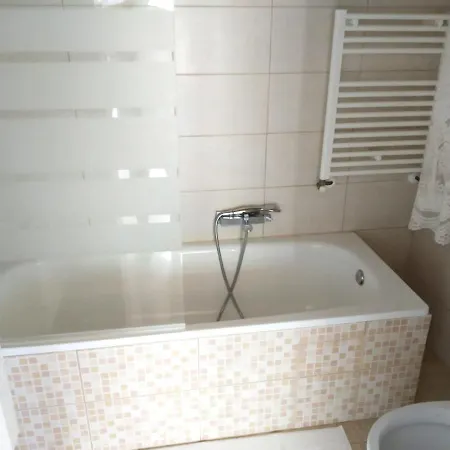 House With 2 Bedrooms In Lloret De Mar With Terrace 4 Km From The Beach Casa de Férias Lloret de Mar