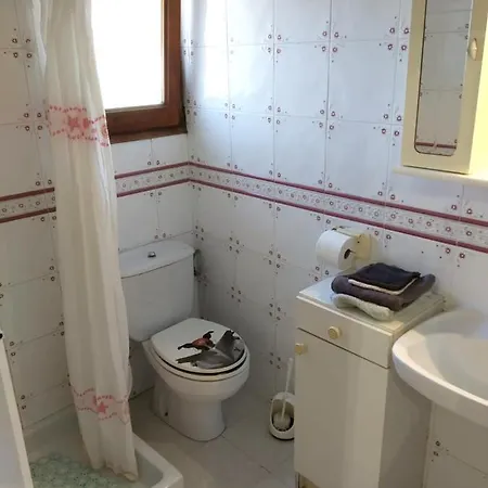 House With 2 Bedrooms In Lloret De Mar With Terrace 4 Km From The Beach בית נופש